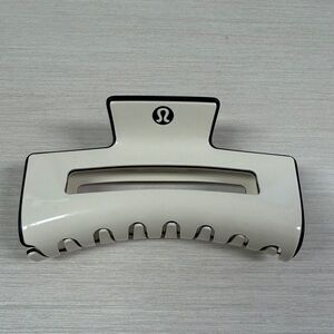 Lululemon extra large clip